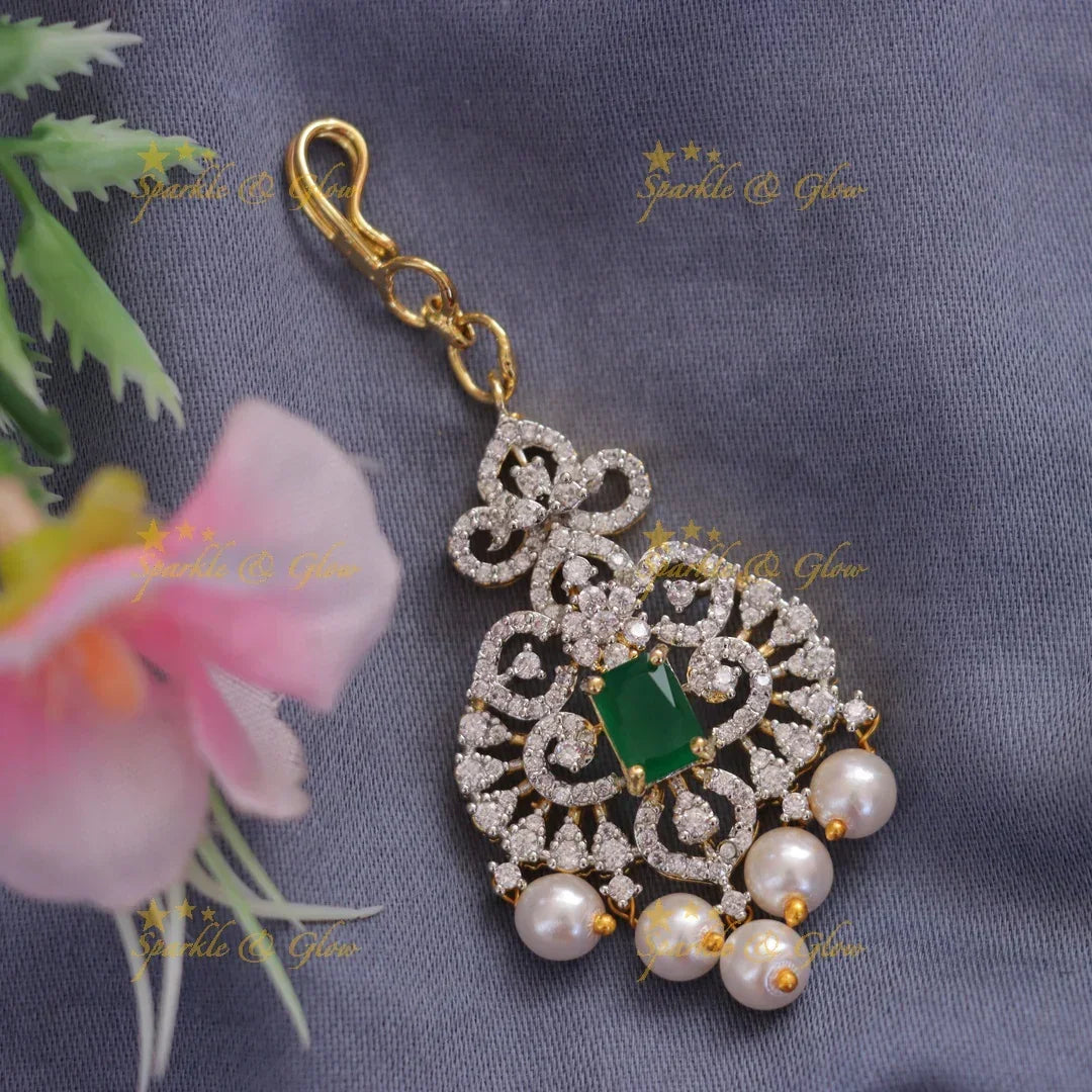 Exquisite Gold Pearl Maang Tikka for Wedding Elegance