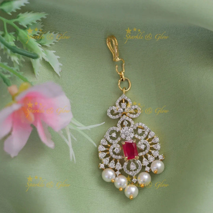 Exquisite Gold Pearl Maang Tikka for Wedding Elegance