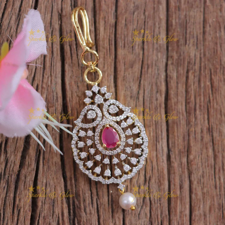 Exquisite Mango Pearl Maang Tikka with Gold Accents