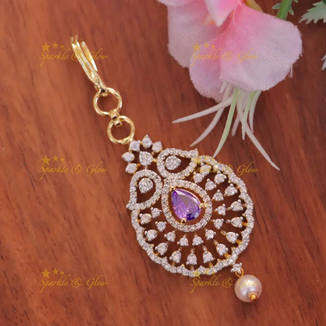 Exquisite Mango Pearl Maang Tikka with Gold Accents