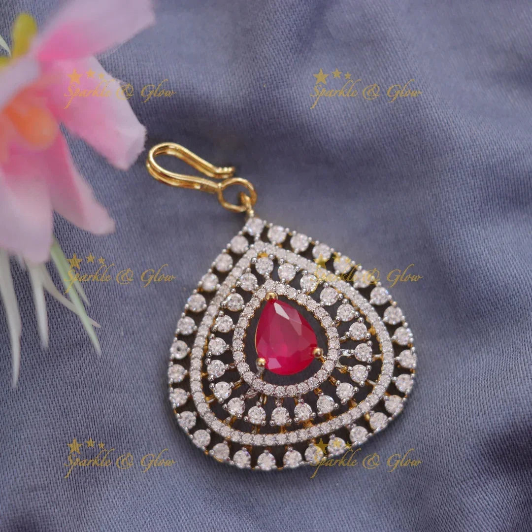 Exquisite Gold Maang Tikka for Unmatched Festive Elegance