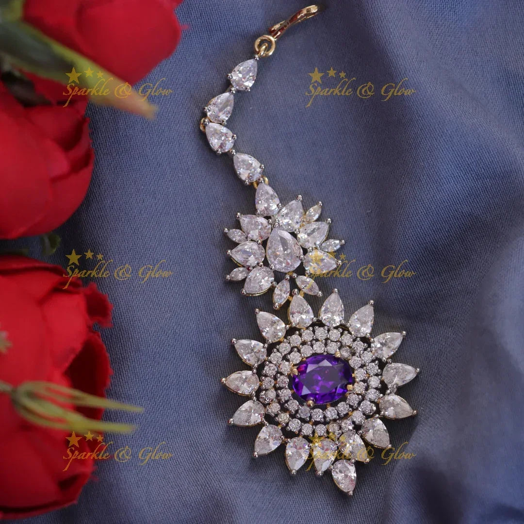 Sparkling Floral Gold Maang Tikka: Perfect for Festive Glam