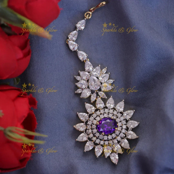 Sparkling Floral Gold Maang Tikka: Perfect for Festive Glam