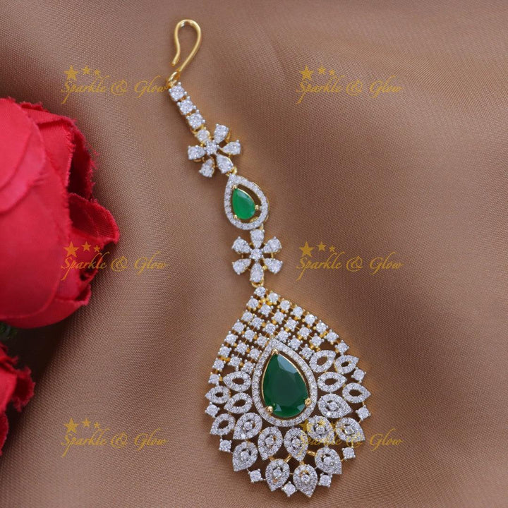 Exquisite Gold Floral Maang Tikka for Bridal Elegance