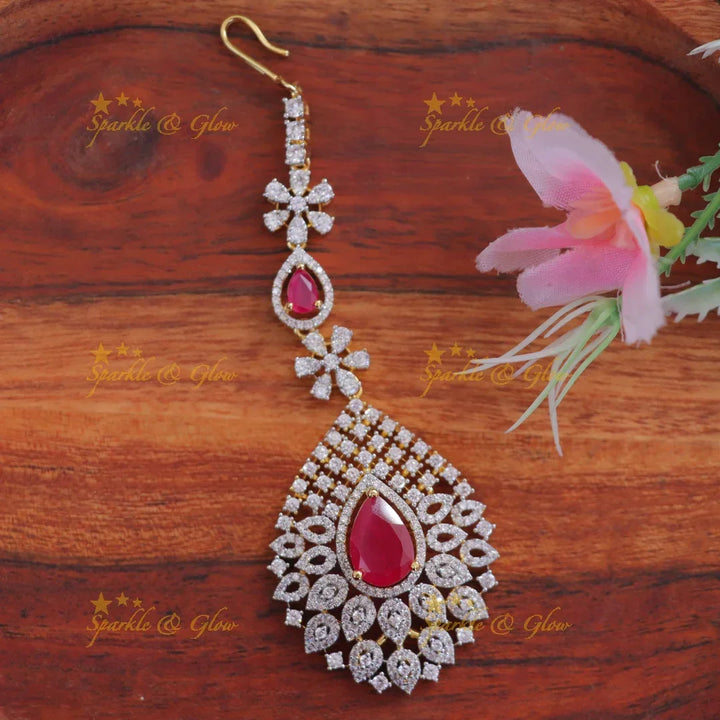 Exquisite Gold Floral Maang Tikka for Bridal Elegance