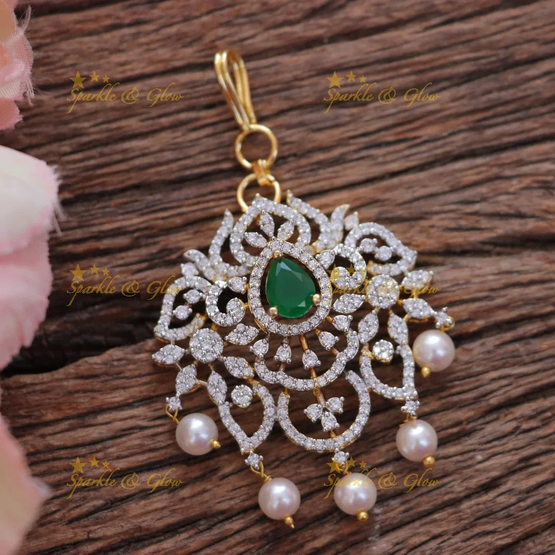 Exquisite Leaf Pearl Maang Tikka for Wedding Elegance