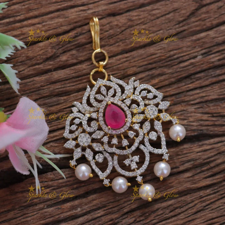 Exquisite Leaf Pearl Maang Tikka for Wedding Elegance