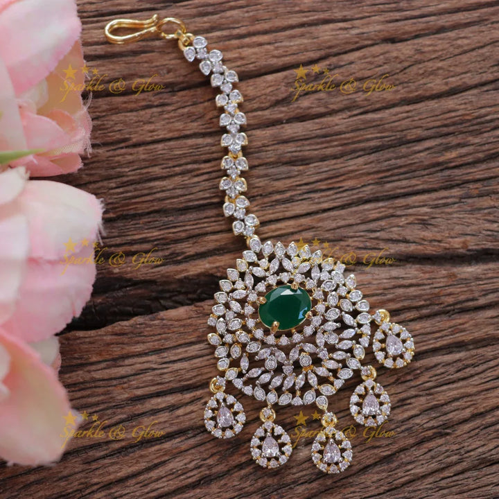 Elegant Gold Leaf Floral Maang Tikka for Celebrations