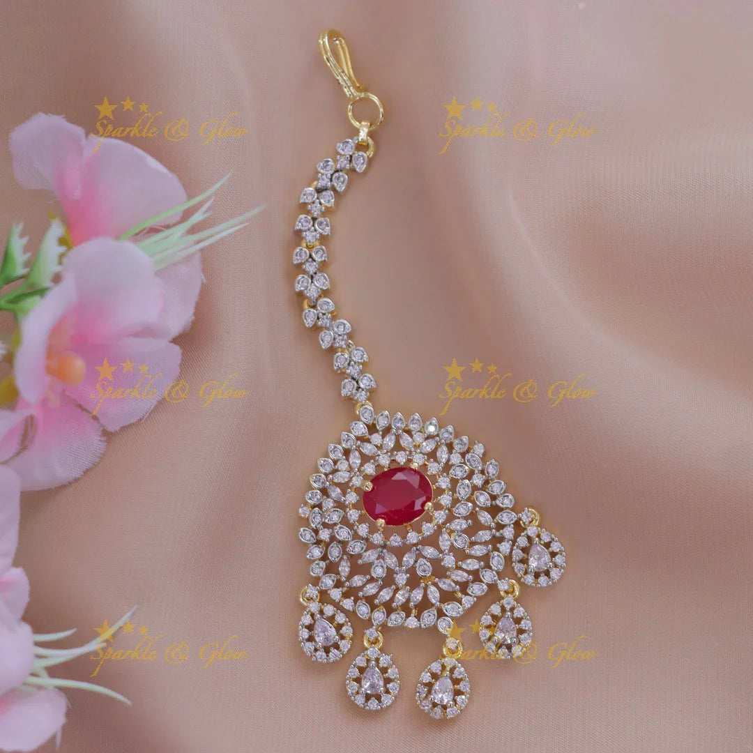 Elegant Gold Leaf Floral Maang Tikka for Celebrations