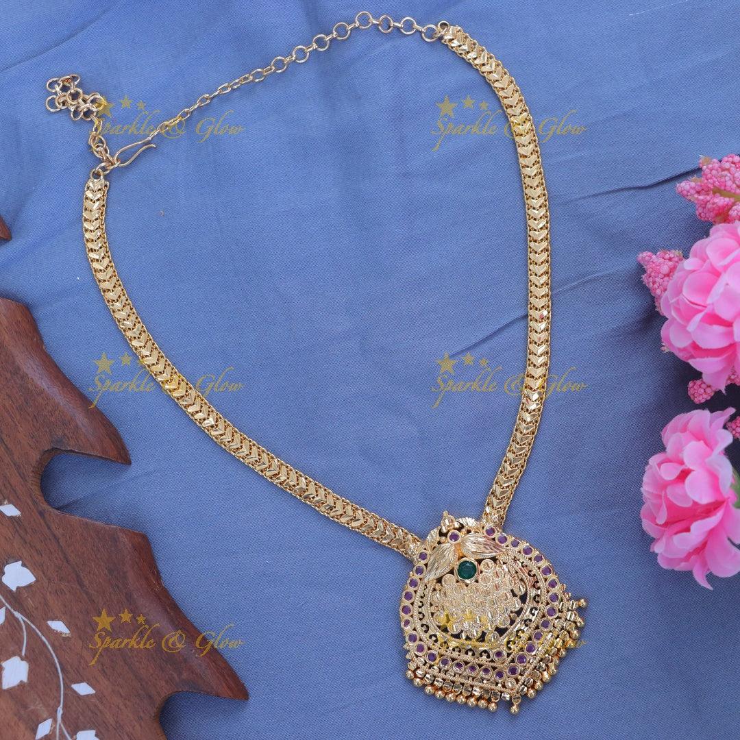 Exquisite Festive Gold Alike Necklace for Radiant Occasions