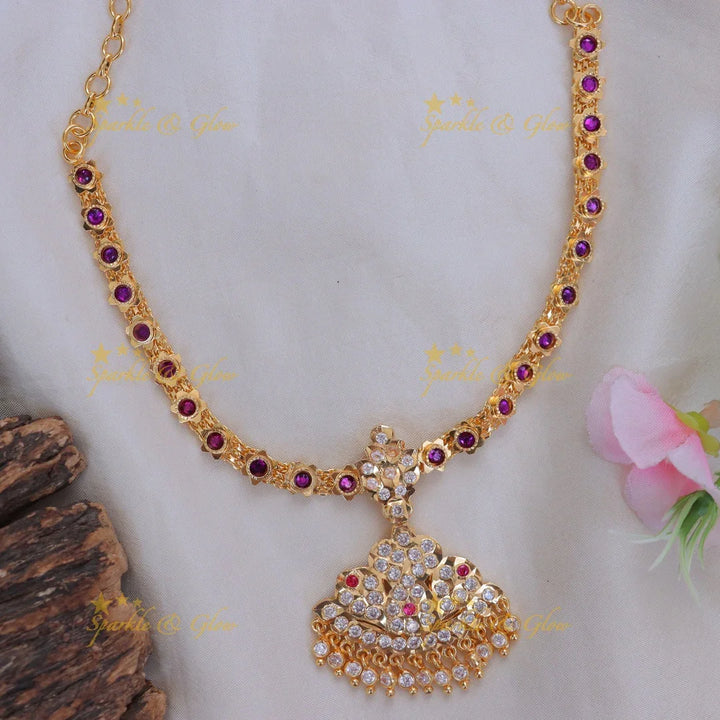 Majestic Peacock Necklace with Exquisite Craftsmanship