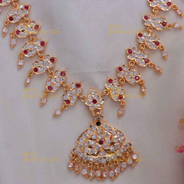 Exquisite Floral White Bead Necklace for Weddings