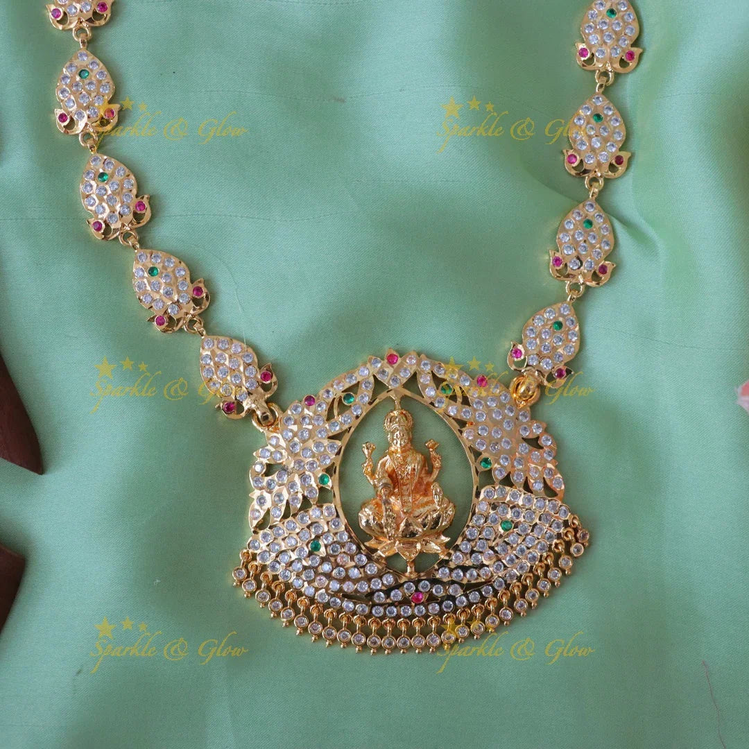 Exquisite Lakshmi Pendant Necklace Set for Festive Elegance