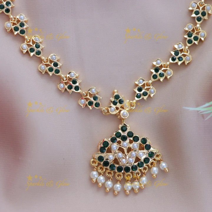 Exquisite Gold Necklace for Festive Celebrations