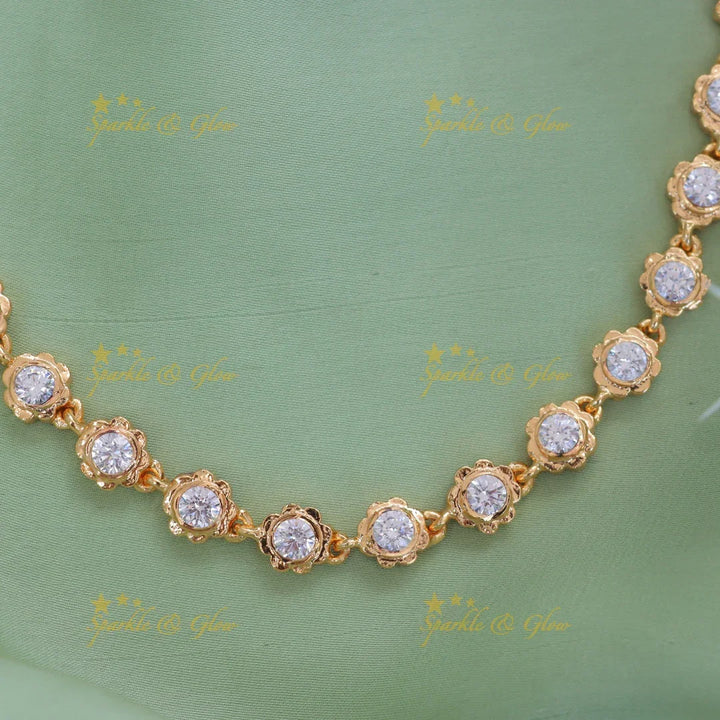 Elegant Gold Necklace with Green Stones for Celebrations