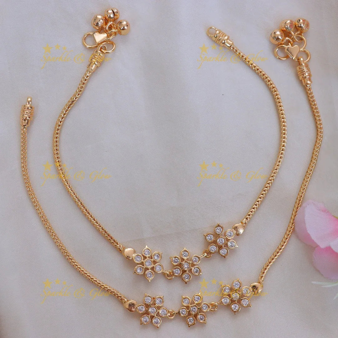 Elegant Gold Floral Anklet for Festive Celebrations