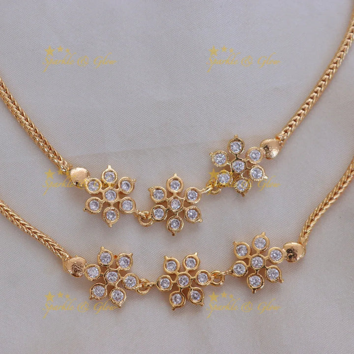 Elegant Gold Floral Anklet for Festive Celebrations