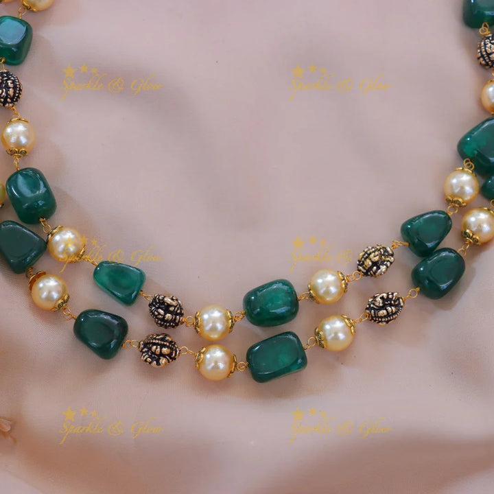 Elegant Emerald Beaded Necklace - Timeless Beauty