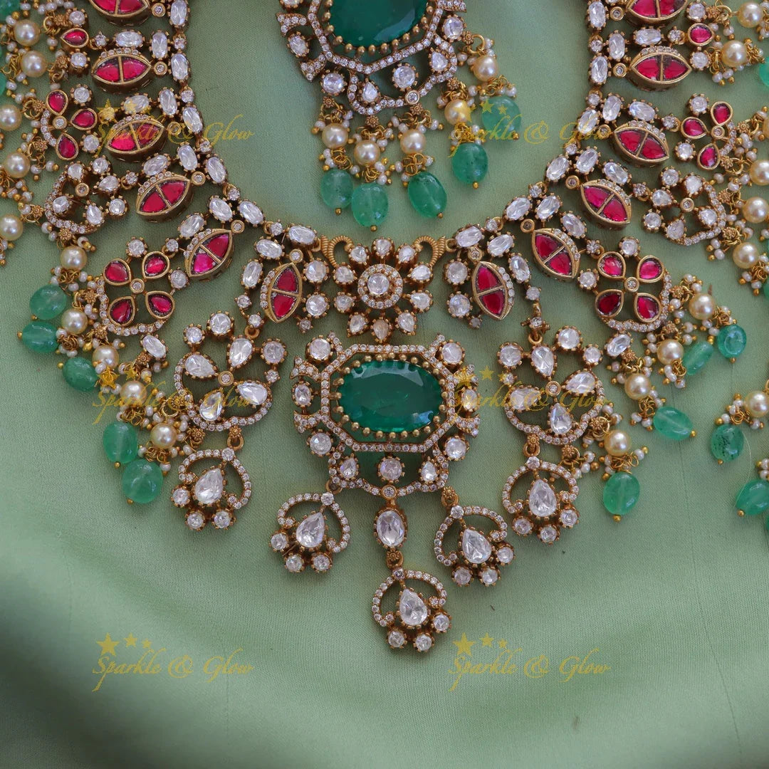 Exquisite Floral Short Necklace with Green Beads - Sparkle & Glow