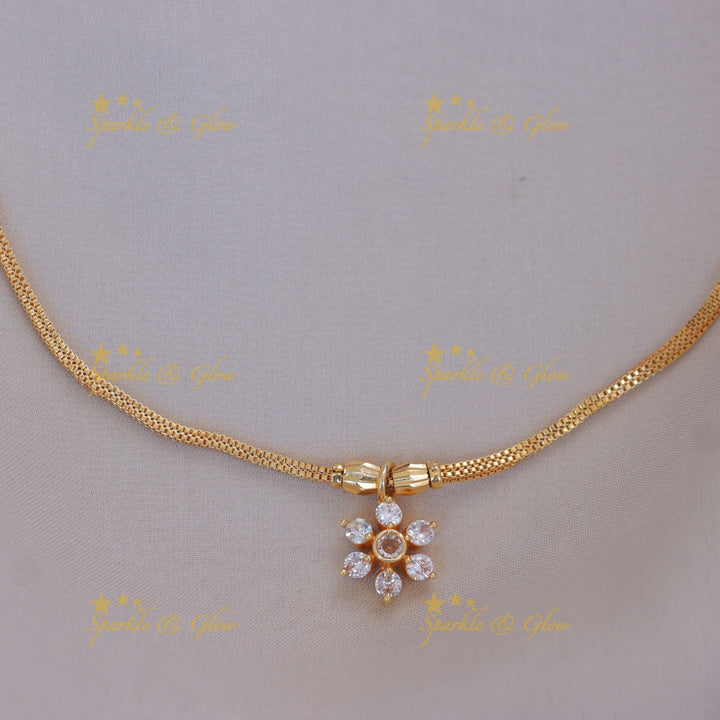 Exquisite Festive Gold Necklace Crafted for Elegance