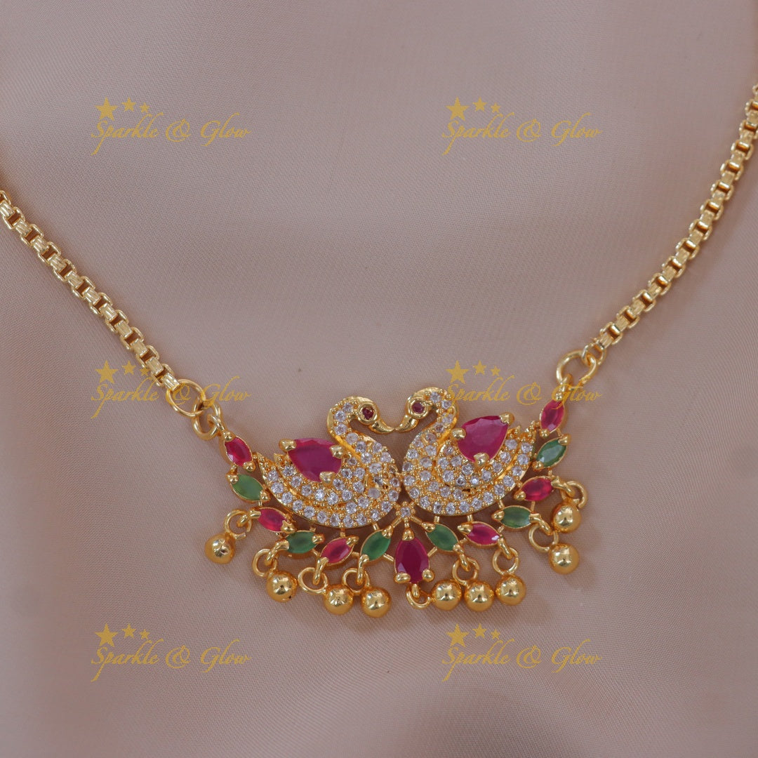 Gold Pearl Peacock Necklace - Exquisite Elegance