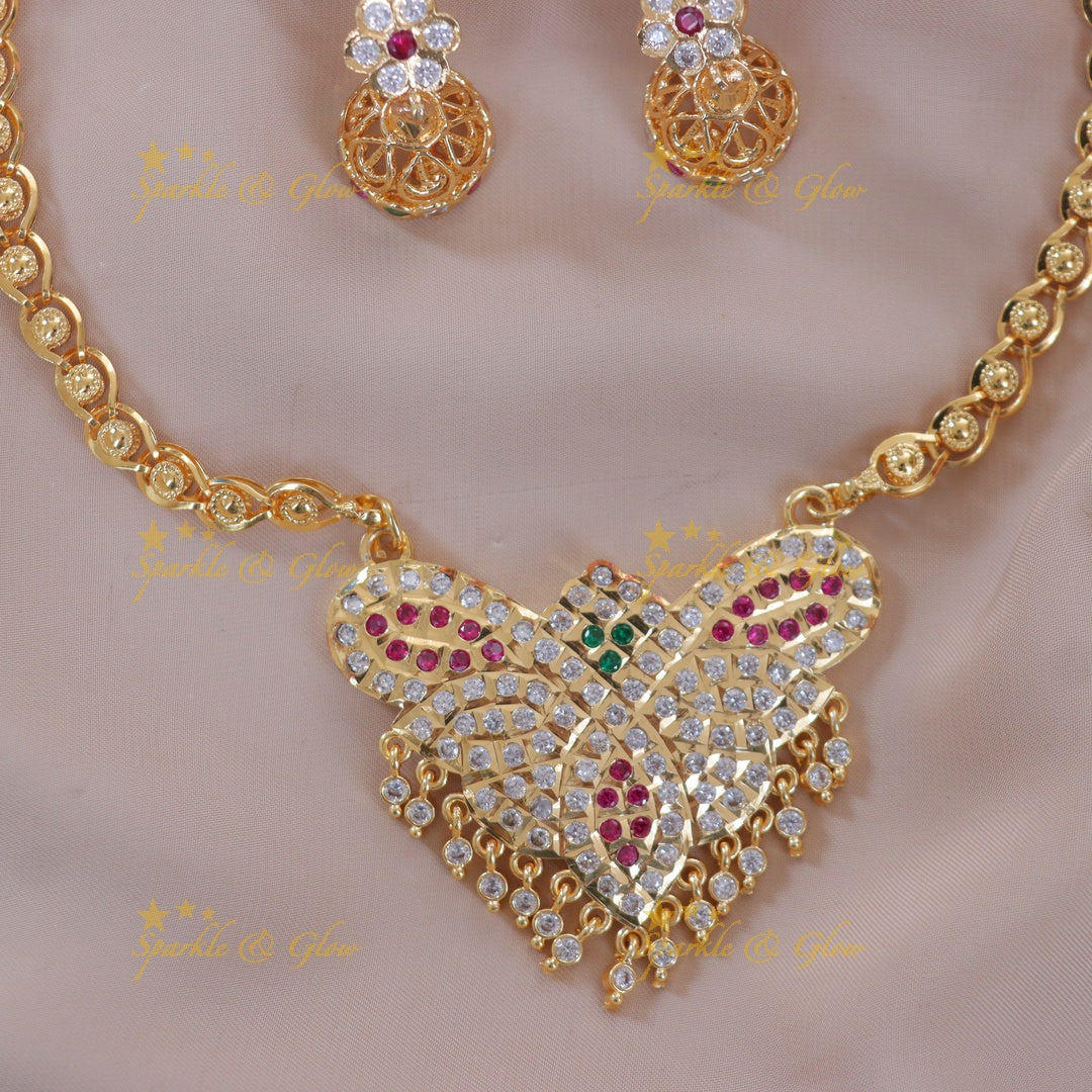 Elegant Gold Imitation Pendant Necklace for Occasions
