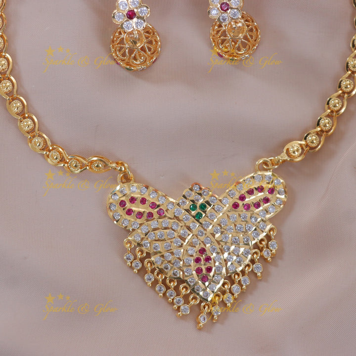Elegant Gold Imitation Pendant Necklace for Occasions