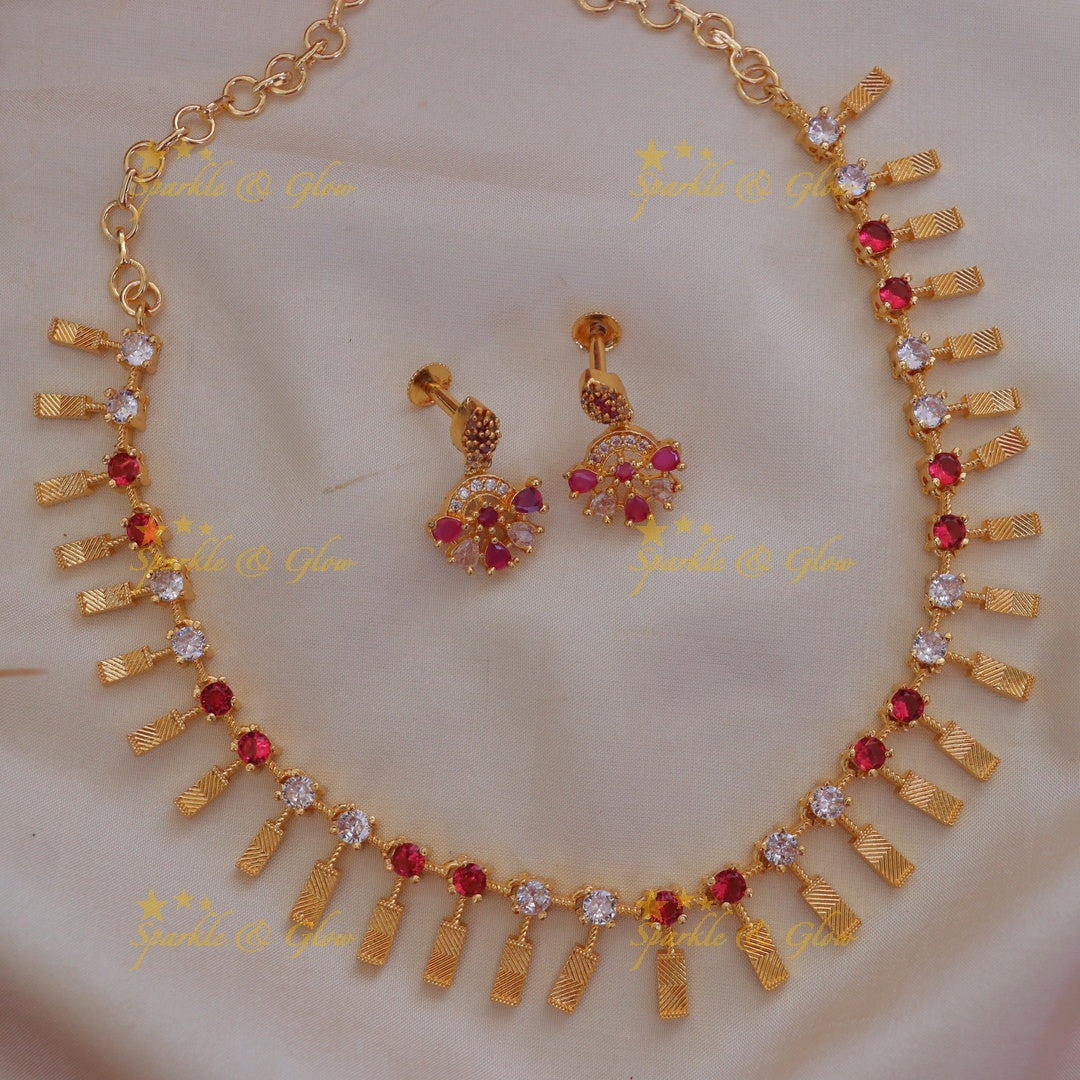 Exquisite Short Necklace with Gold Finish