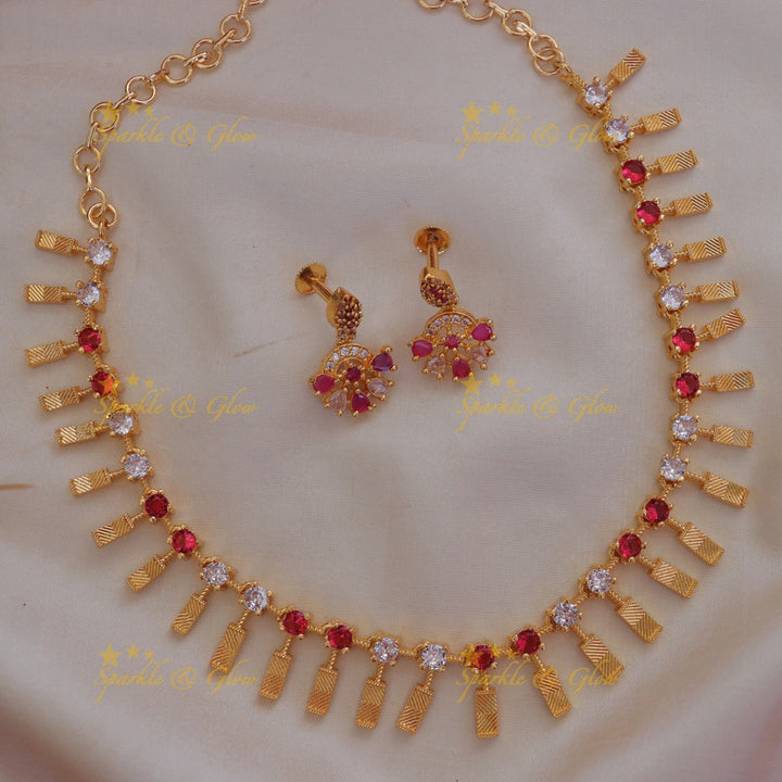 Exquisite Short Necklace with Gold Finish