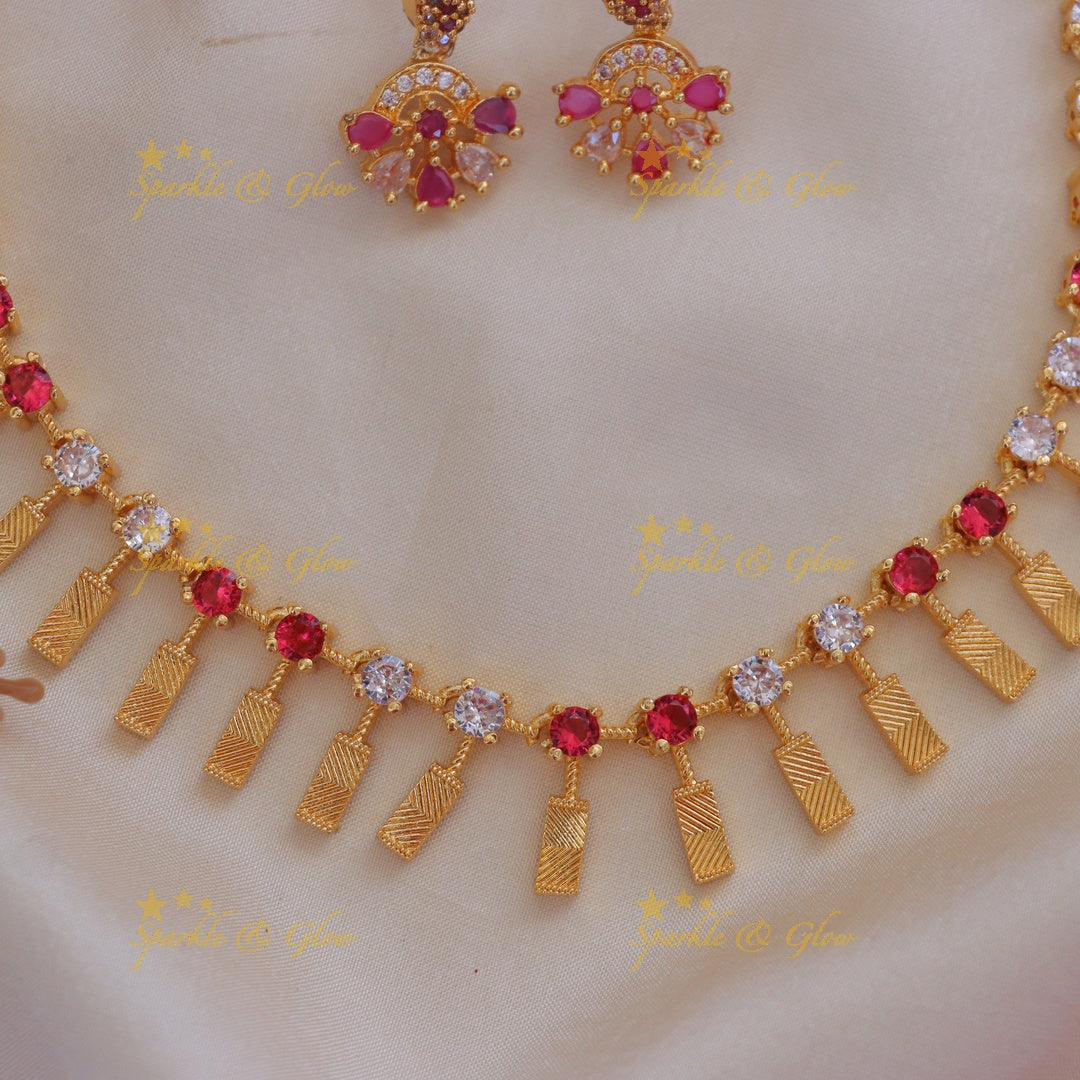Exquisite Short Necklace with Gold Finish