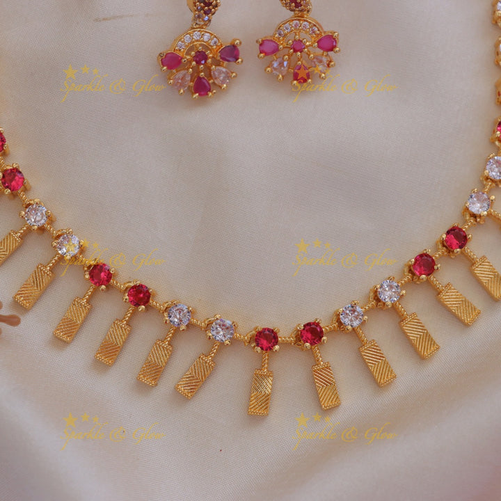 Exquisite Short Necklace with Gold Finish