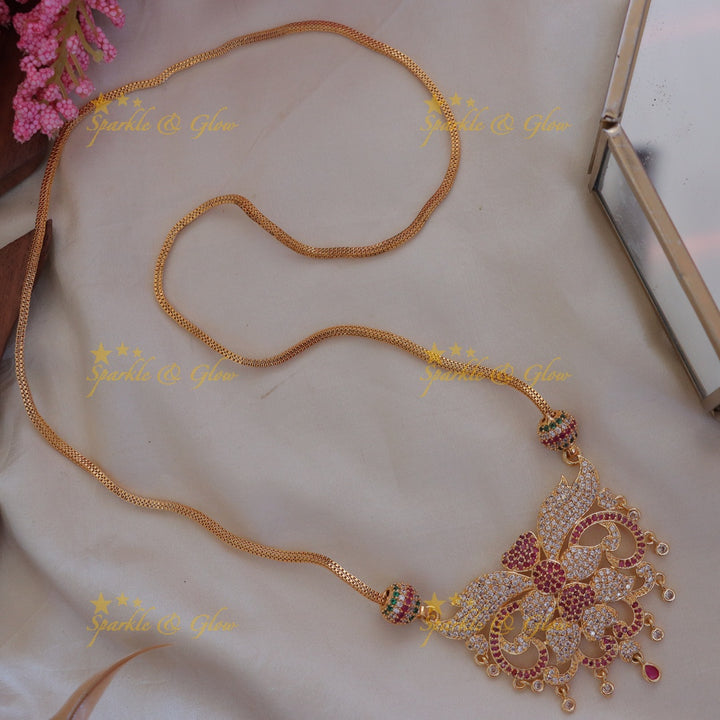 Graceful Gold Leaf Necklace for Festive Glamour