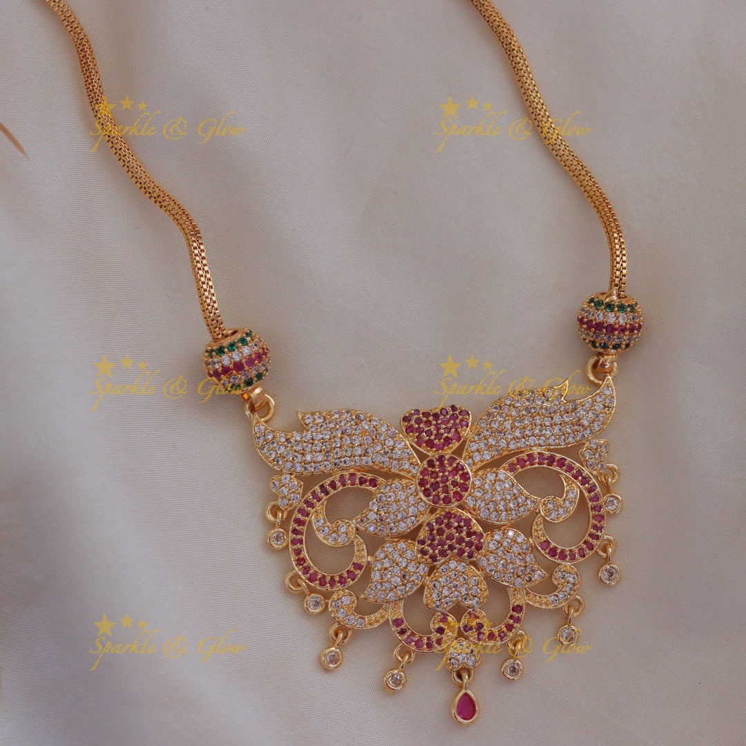 Graceful Gold Leaf Necklace for Festive Glamour