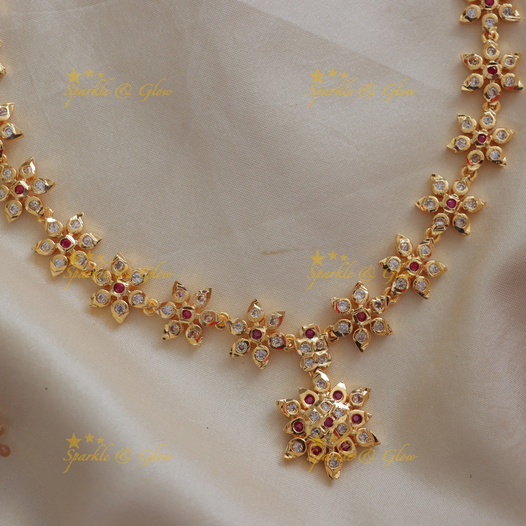 Exquisite Gold Alike Floral Short Necklace - Festive Ready