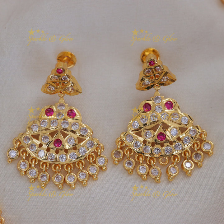 Elegant Gold Necklace Set with White Stones