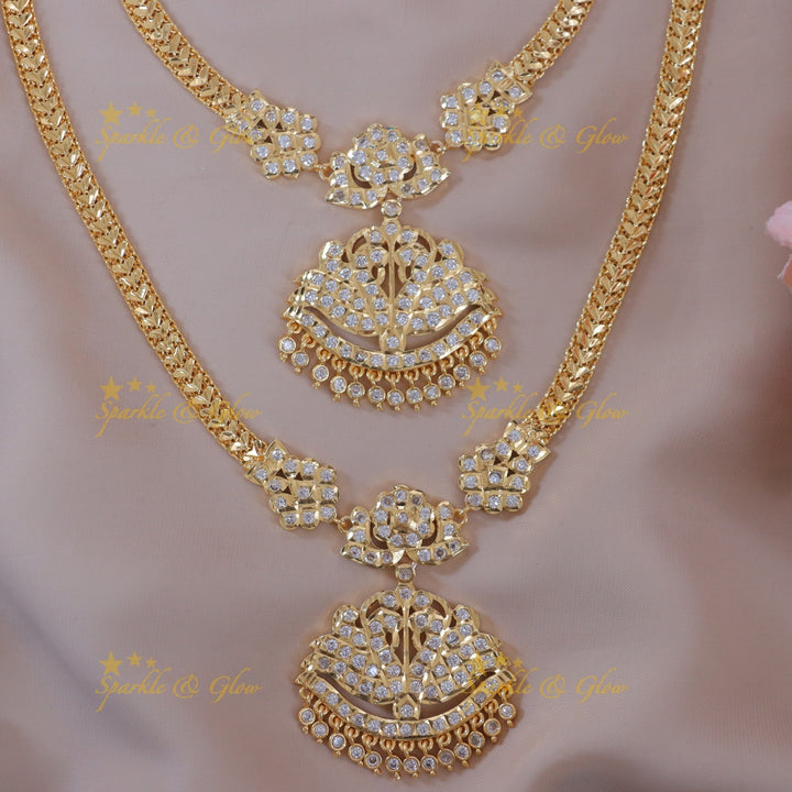 Exquisite Gold Finish Necklace with Elegant White Stones