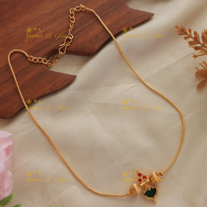 Exquisite Gold Leaf Pendant Necklace - New Arrival
