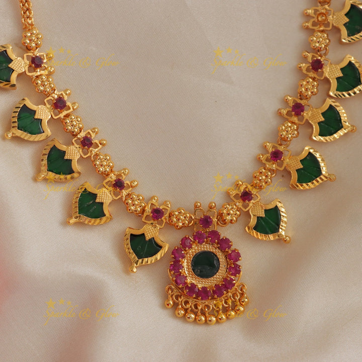 Exquisite Indian Floral Gold Necklace - Premium Design