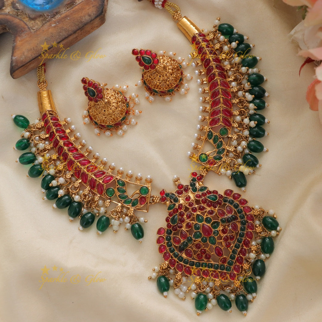 Exquisite Kemp Stone Necklace with Green Beads