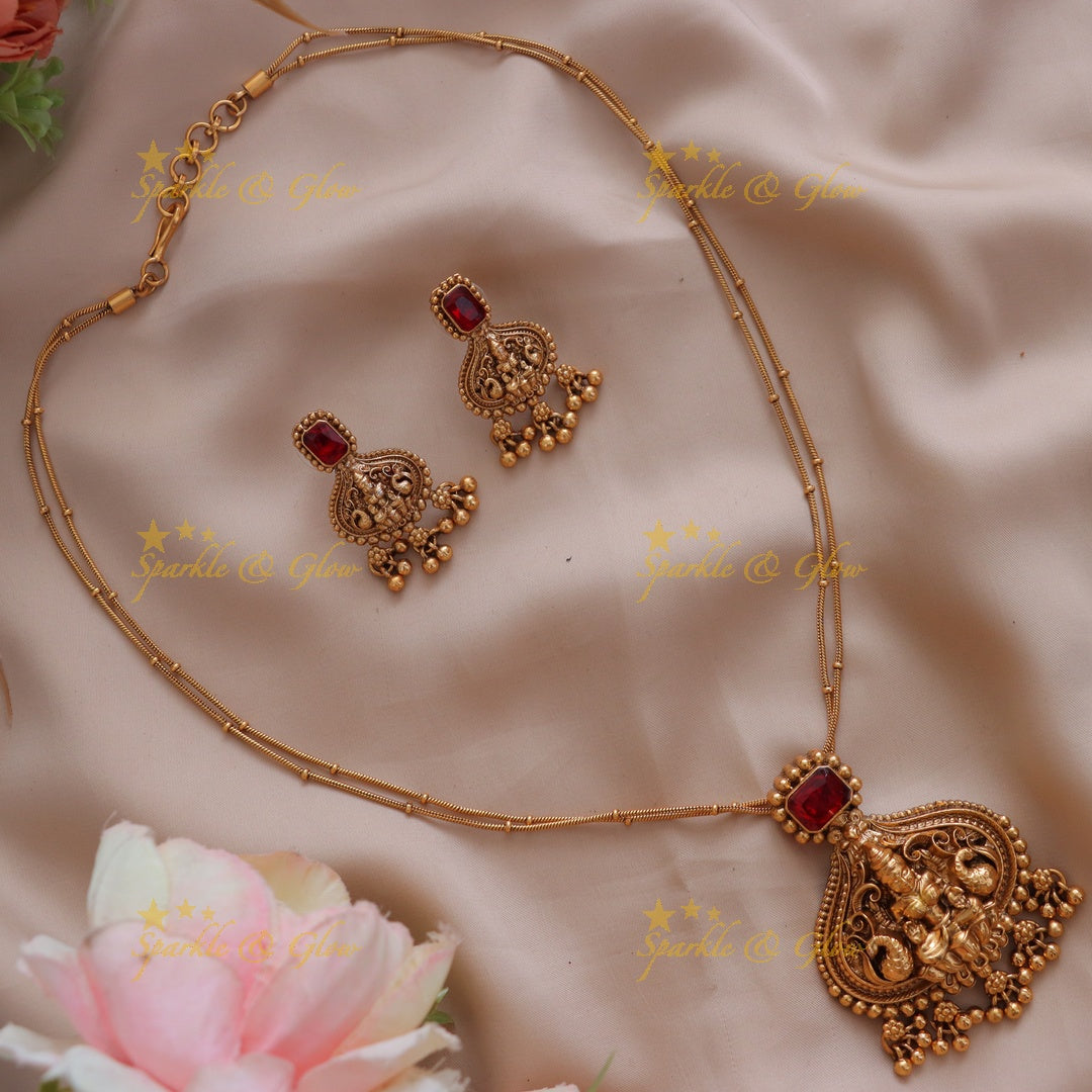 Elegant chain with lakshmi pendent