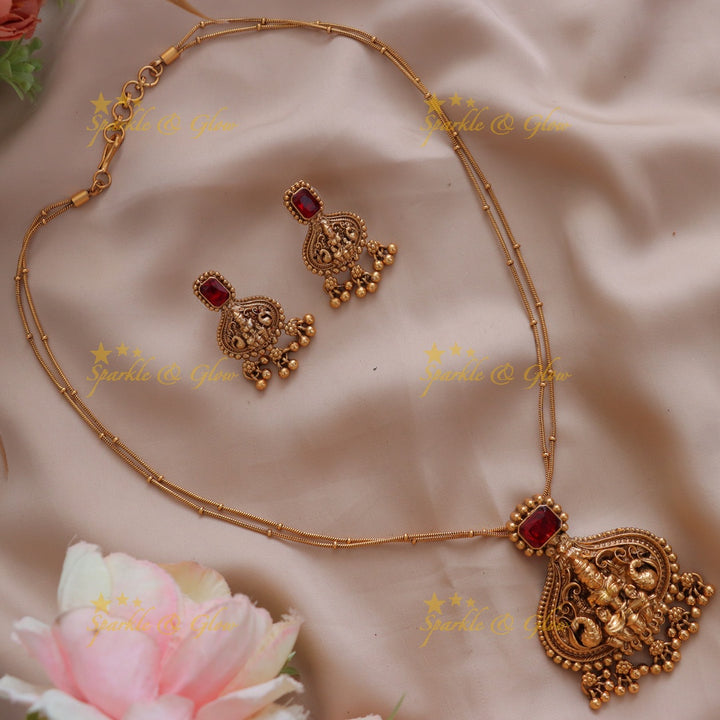 Elegant chain with lakshmi pendent