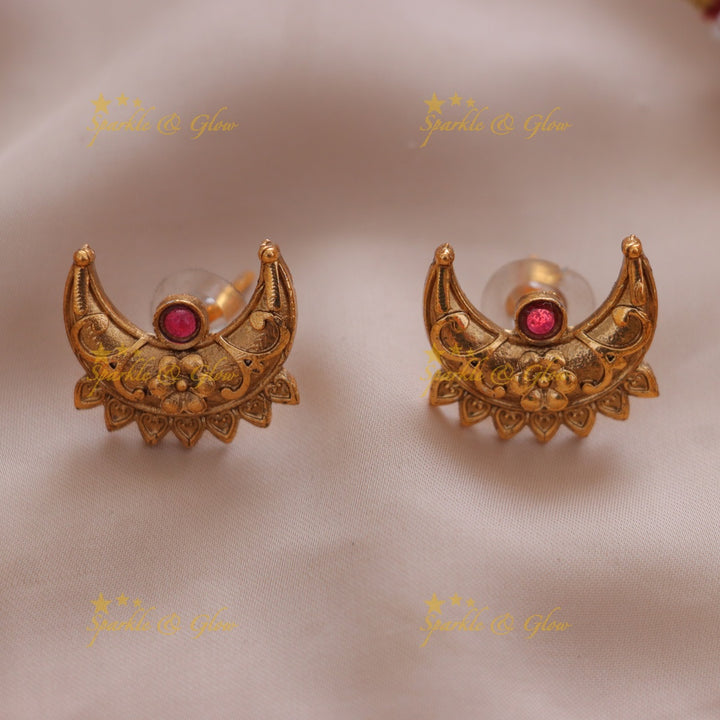 Radiant Half Moon Leaf Necklace Set for Weddings