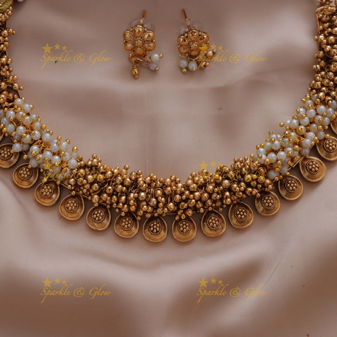 Elegant Floral Gold Pearl Necklace - Perfect for Festivities
