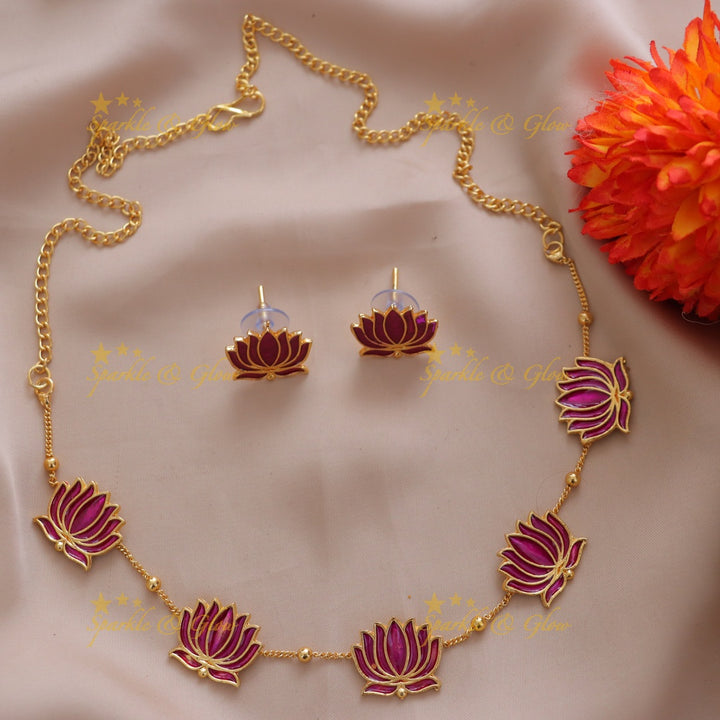 Exquisite Lotus Gold Necklace & Earring Set - Premium