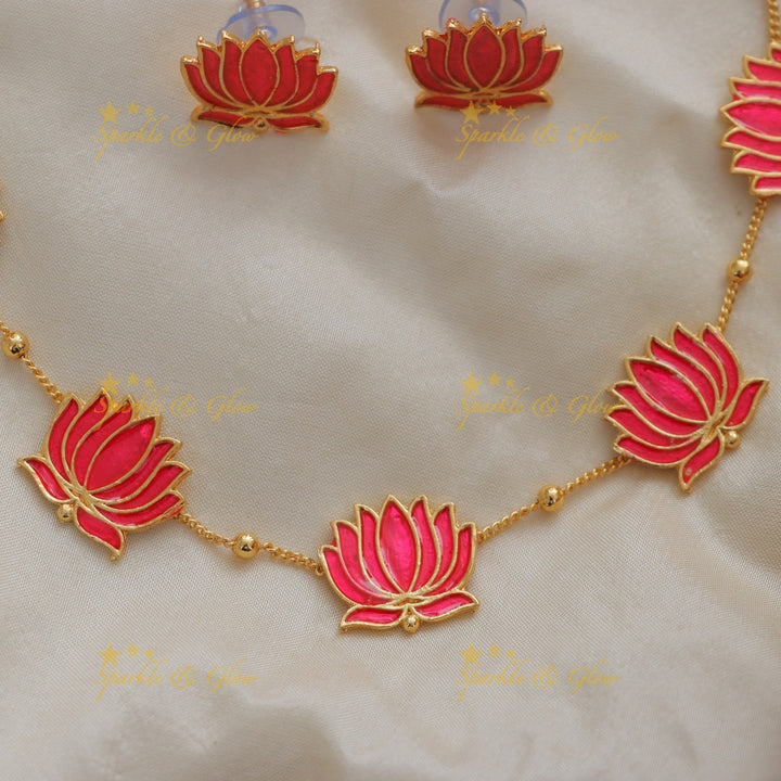 Exquisite Lotus Gold Necklace & Earring Set - Premium