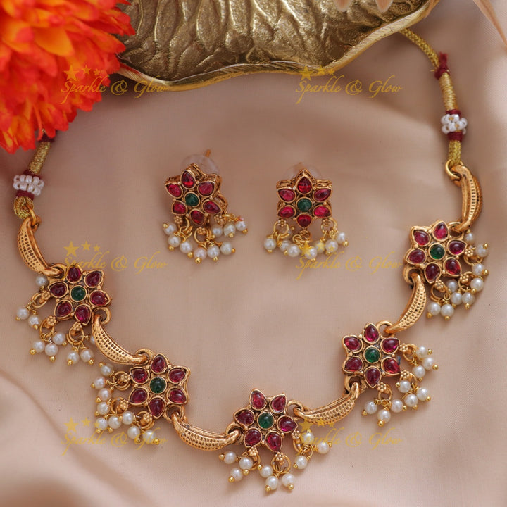 Exquisite Floral Pearl Necklace - Sparkle & Shine