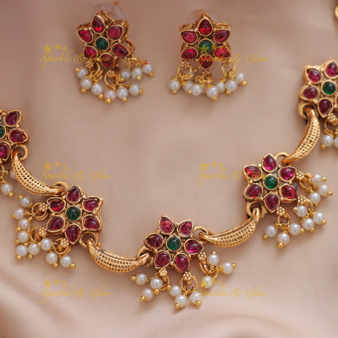 Exquisite Floral Pearl Necklace - Sparkle & Shine