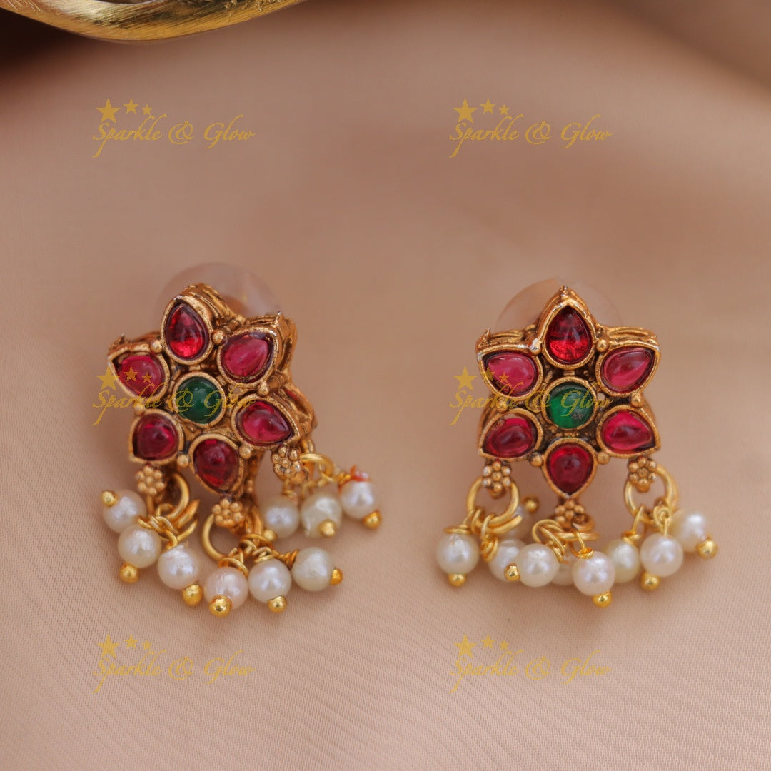 Exquisite Floral Pearl Necklace - Sparkle & Shine