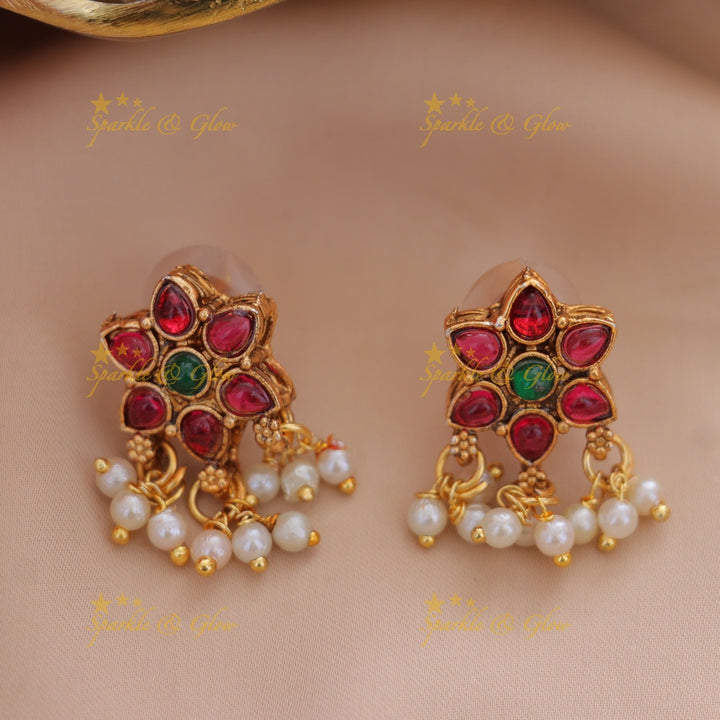 Exquisite Floral Pearl Necklace - Sparkle & Shine