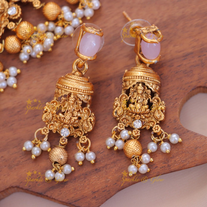 Exquisite Lakshmi Pearl Necklace – Sparkle & Glow